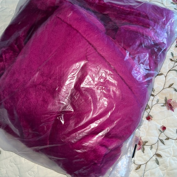 The North Face Fuchsia Pink Osito Fleece Jacket - Picture 2 of 3